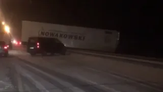 Скользкая дорога: в Путятинском районе столкнулись фура и минивэн