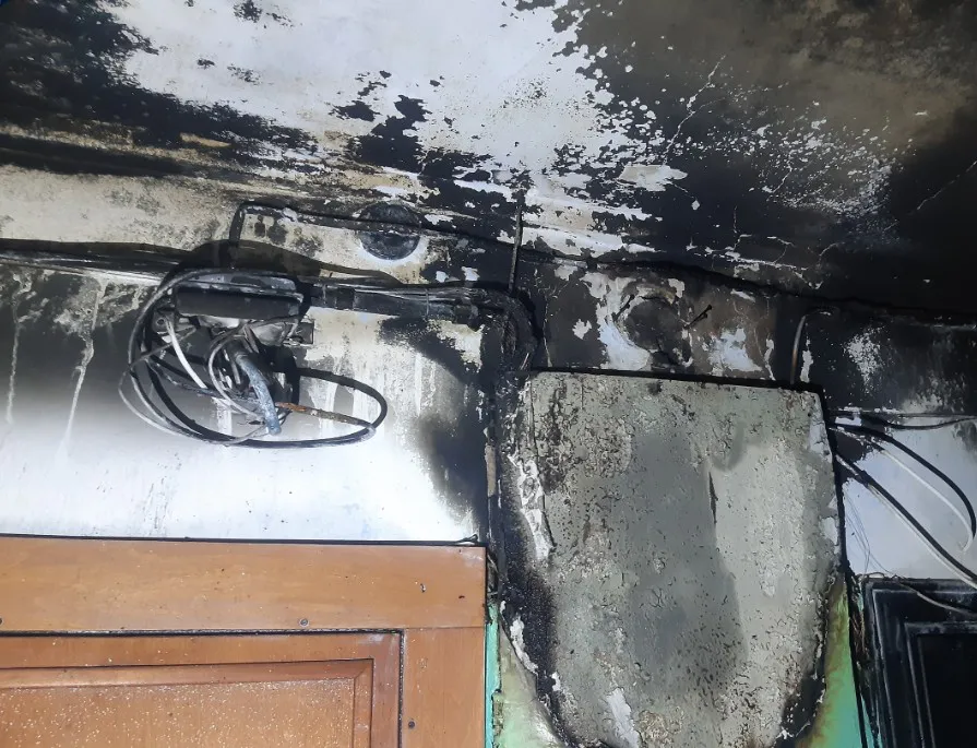 На Октябрьском в Сыктывкаре пожарные спасли семь человек из горящего подъезда