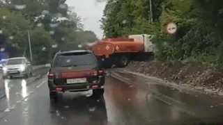 ДТП с бензовозом: в полиции рассказали подробности аварии на Ряжском шоссе