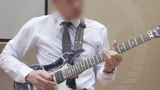 Учитель информатики из Пензы кинул дикпик в чат с ученицами