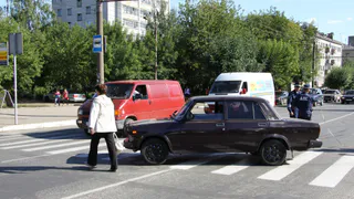 Для водителей, не пропускающих пешеходов на зебре, могут увеличить штрафы