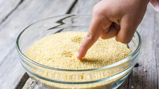 Ученые назвали самую полезную крупу - даже лучше гречки: избавляет от запоров и помогает худеть