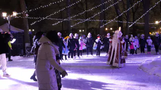 Каток на бульваре Пушкина вновь стал зимней точкой притяжения Владимира
