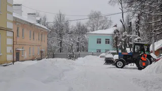 Владимирские власти просят местных жителей убрать свои машины с городских улиц