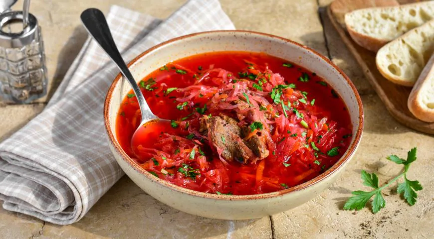 Названы «секретные» ингредиенты, которые преобразят борщ