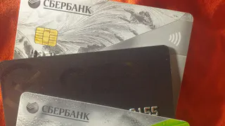 С 23 декабря снимут без ведома владельца: пользователей банковских карт предупредили о неприятной неожиданности