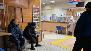 Пенсионерам нужно срочно обратиться в соцзащиту за выплатой. Деньги уже выдают