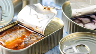 Владимирская компания доставила в Тверскую область некачественные рыбные консервы