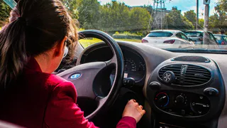 Водителей старше этого возраста начнут лишать водительского удостоверения - кого и за что