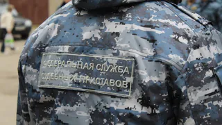 Приставы Коми не дали задолжавшей по алиментам уехать от ответственности