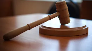 Брянец запер 71-летнюю мать в бане и получил судимость