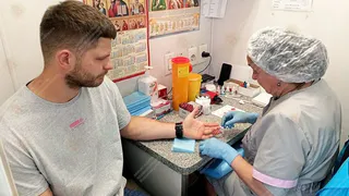 Выездные бригады областной станции крови за полгода собрали свыше 1 100 литров крови