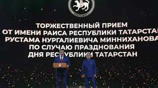 Минниханов и Фальков поздравили Татарстан с праздником