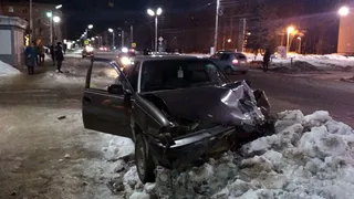 На Октябрьской улице водитель Daewoo врезался в Renault
