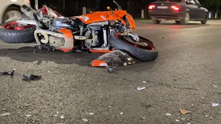 На Первомайском проспекте Рязани в ДТП попали легковушка и мотоцикл