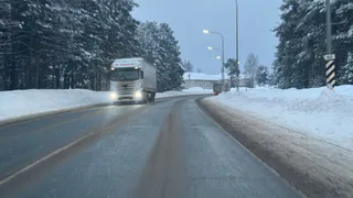 В ГИБДД поставили точку: что делать, если выехали на встречку для обгона, но началась сплошная