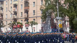 В эти минуты в Рязани проходит праздничное шествие войск (видео)
