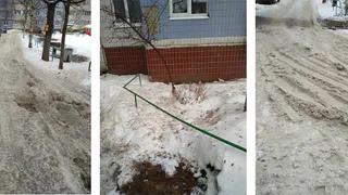 Снежная каша, лёд и сотни жалоб: горожане жалуются на уборку города от снега