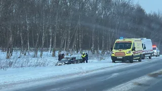 На трассе Казань — Нижнекамск произошла авария с опрокидыванием автомобиля