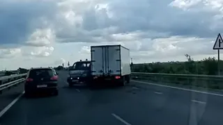 На Солотчинском шоссе столкнулись фургон и легковушка: тем, кто вечером возвращался в Рязань, было нелегко