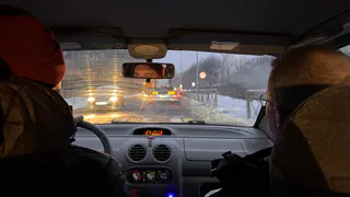 Не от солнца и не для красоты: вот для чего нужны "черные точки" на лобовом стекле - объясняю на пальцах