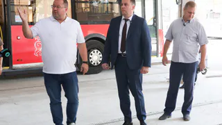 Мэр Владимира проверил ремонт троллейбусного депо