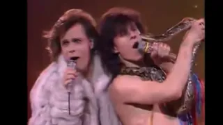 В 90-е слова этой забавной песни знали все: сейчас даже группу не вспомнят