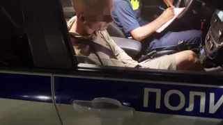 Машина петляла из стороны в сторону: в Чувашии пьяный водитель управлял иномаркой на оживленной улице Гагарина