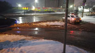 «Снежная каша за ночь превращается в каток с препятствиями», - рязанцы недовольны уборкой снега