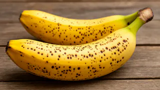 Ученые поставили точку в вопросе: вредно ли есть банан с черными точками на кожуре
