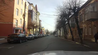 В субботу на улице Полонского оборвались провода и рухнули на проезжую часть