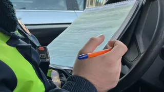 В ГАИ наконец поставили жирную точку: до какого возраста можно водить машину - пенсионерам рассказали о действующих ограничениях