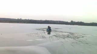 Вмерз в лед: появились подробности гибели рыбака под Рязанью