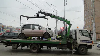 Авария у остановки "Дом художника" – фоторепортаж с места ДТП