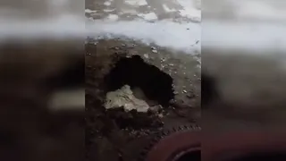 В Коврове женщина угодила в яму с кипятком