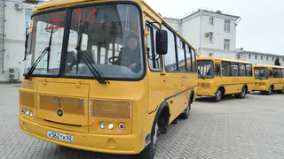 В районах Рязанской области появились новые школьные автобусы и кареты скорой помощи