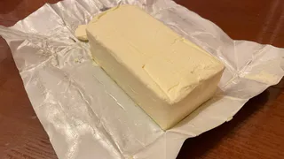 Пальмовое масло в брикете: Роскачество назвало бренды сливочного масла, от которых стоит держаться подальше