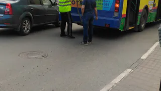 В центре Рязани водитель "легковушки" спровоцировал столкновение с троллейбусом