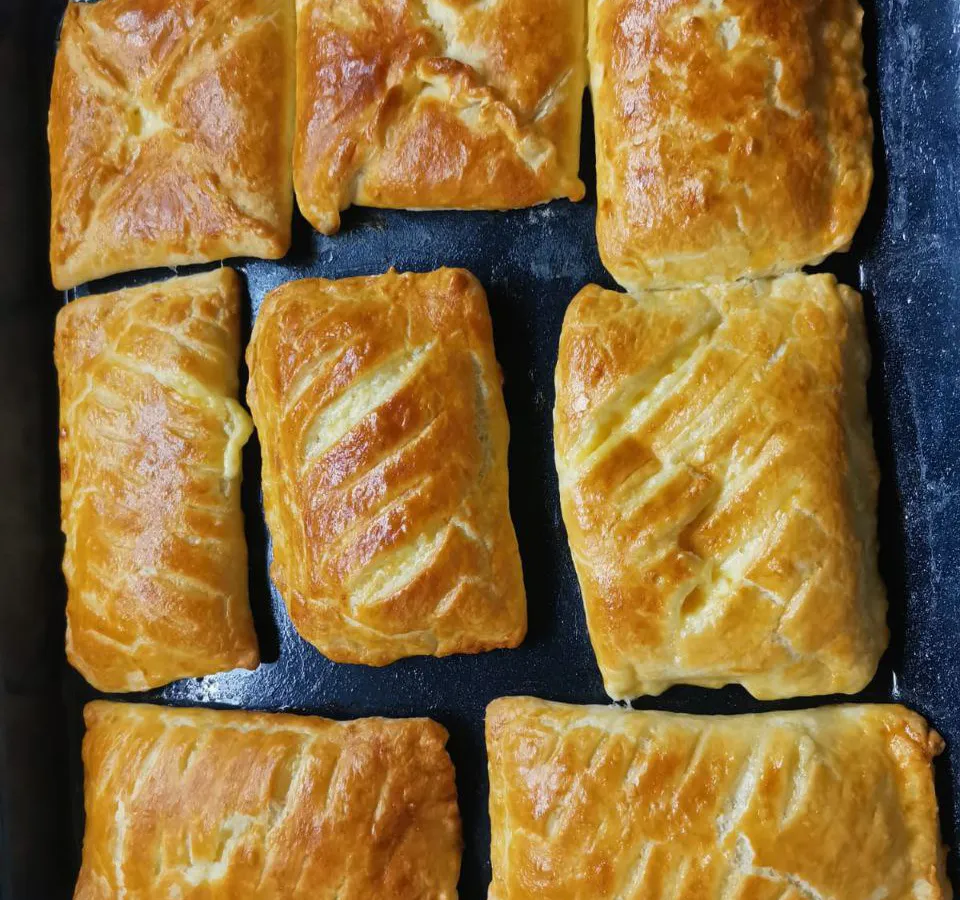 Пирог по-царски: шикарное блюдо из 2 ингредиентов — без муки и выпекания