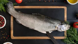 Купила дешевую горбушу в Светофоре, а при разделке глаза на лоб полезли: муж тут же прибежал на мой крик