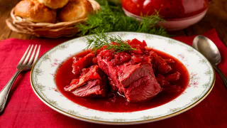 Рецепт борща из детского сада, который все ищут: тот самый вкус, который почему-то не повторить дома