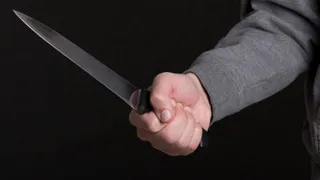 47-летнего мужчину зарезали в его доме под Мглином