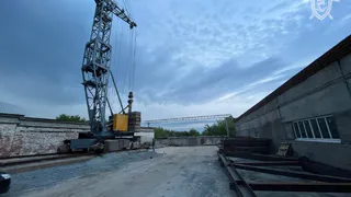 В Чувашии на стройке рабочий упал с башенного крана и погиб