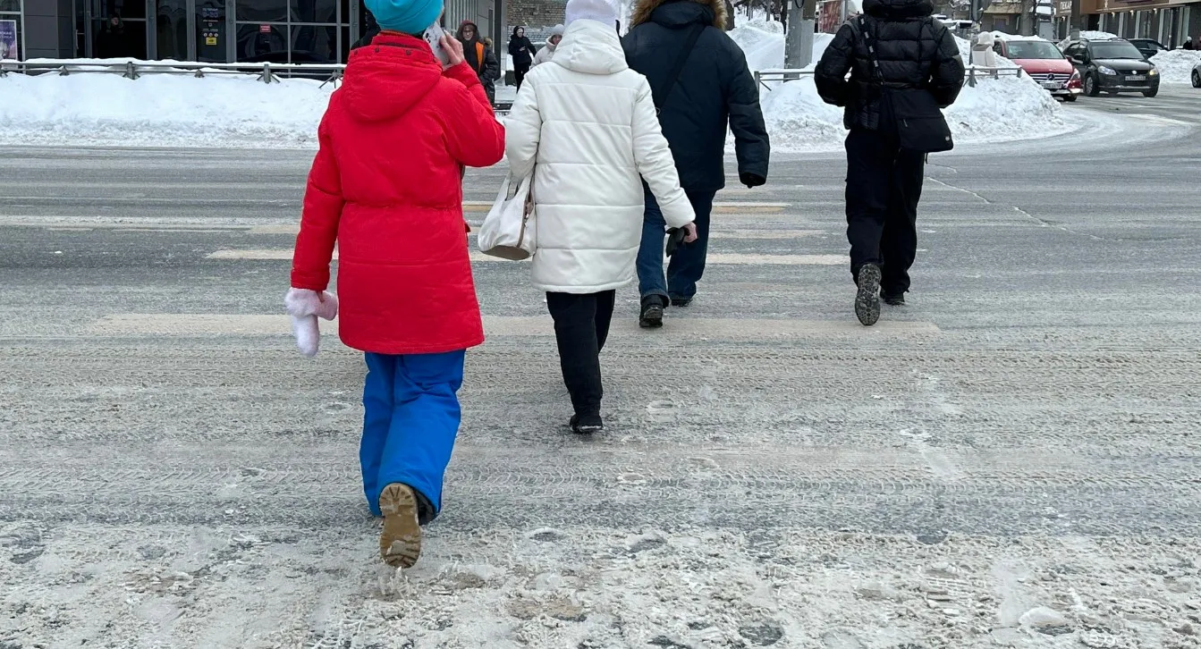 Верховый суд поставил точку: нужно ли пропускать пешехода, который стоит на тротуаре - запомните раз и навсегда