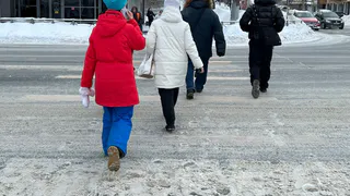 Верховый суд поставил точку: нужно ли пропускать пешехода, который стоит на тротуаре - запомните раз и навсегда