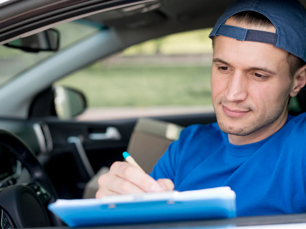 Для всех водителей вводится новое правило. Теперь полный запрет