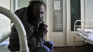 В поликлинике Бежицком районе отдыхают алкоголики и бомжи