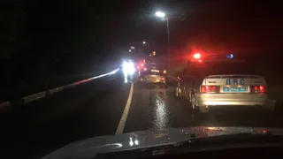 На Кремлевском валу снова образовалась глубокая яма