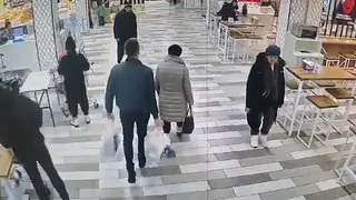 Рецидивист набрал в тележку пиццу, роллы, алкоголь, куклу и радиоуправляемую машину