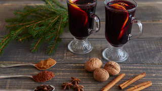 Домашняя «Особая» настойка на черносливе: неповторимый вкус, который согреет осенью